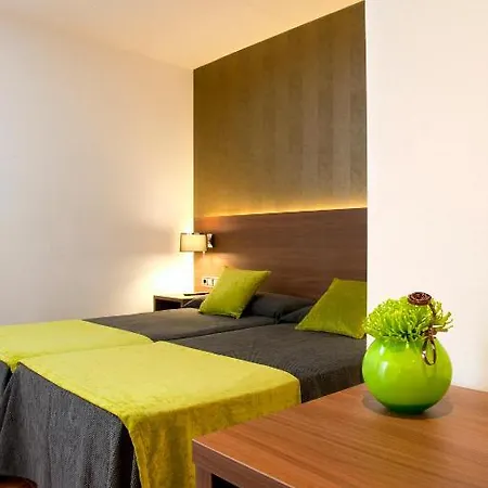 El Pekinaire Nocleg ze śniadaniem 2*