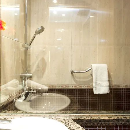 El Pekinaire Couette-café 4*