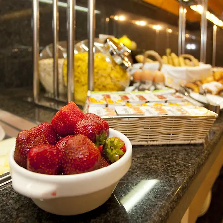 El Pekinaire 4* カレーリャ
