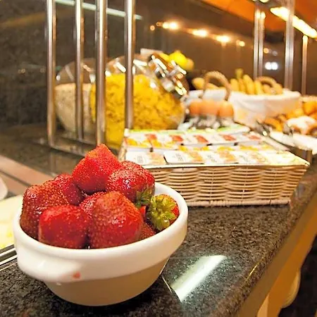 El Pekinaire Oda ve Kahvaltı 4*