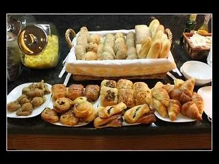 Couette-café El Pekinaire 4*