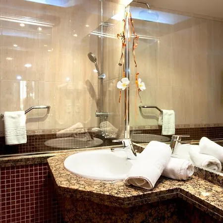 El Pekinaire Couette-café 4*
