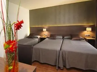 El Pekinaire Bed and Breakfast Καλέλα